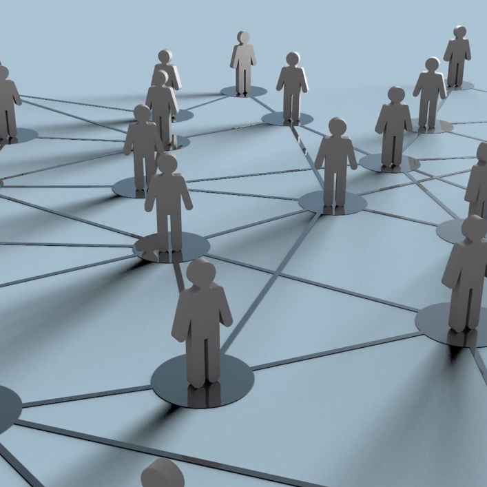 Formation en Management Silhouettes humaines connectées par des lignes sur un fond bleu.